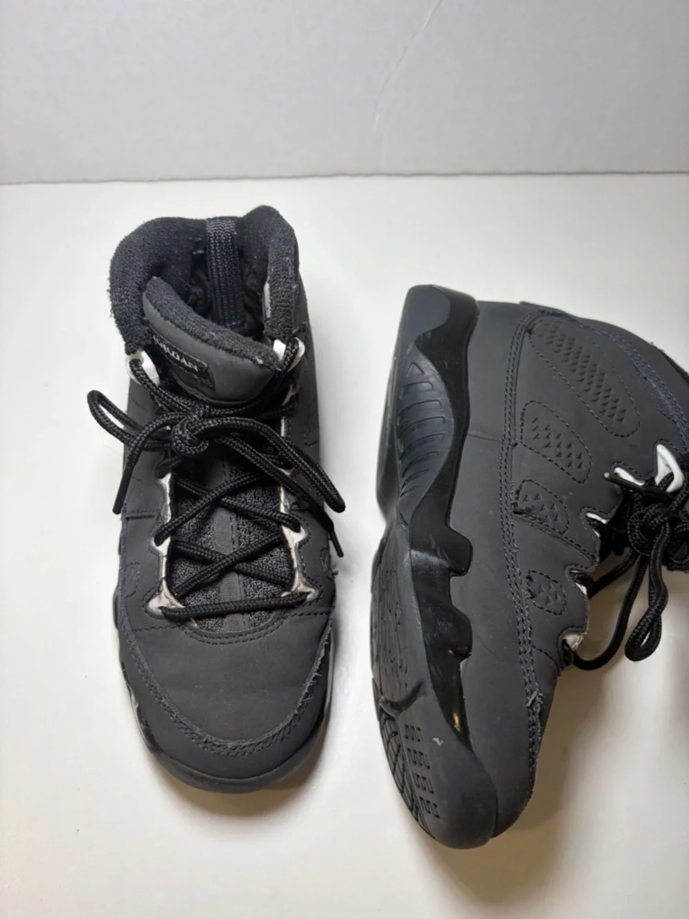 Nike Air Jordan 9 Retro sneakers in an Anthracite colorway toddler size 11